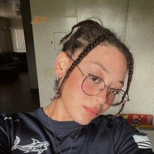 Meet your Posher, Jenifer